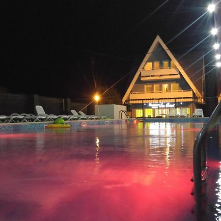 Pensiunea La Castel - Piscina Incalzita Костінешть Номер фото